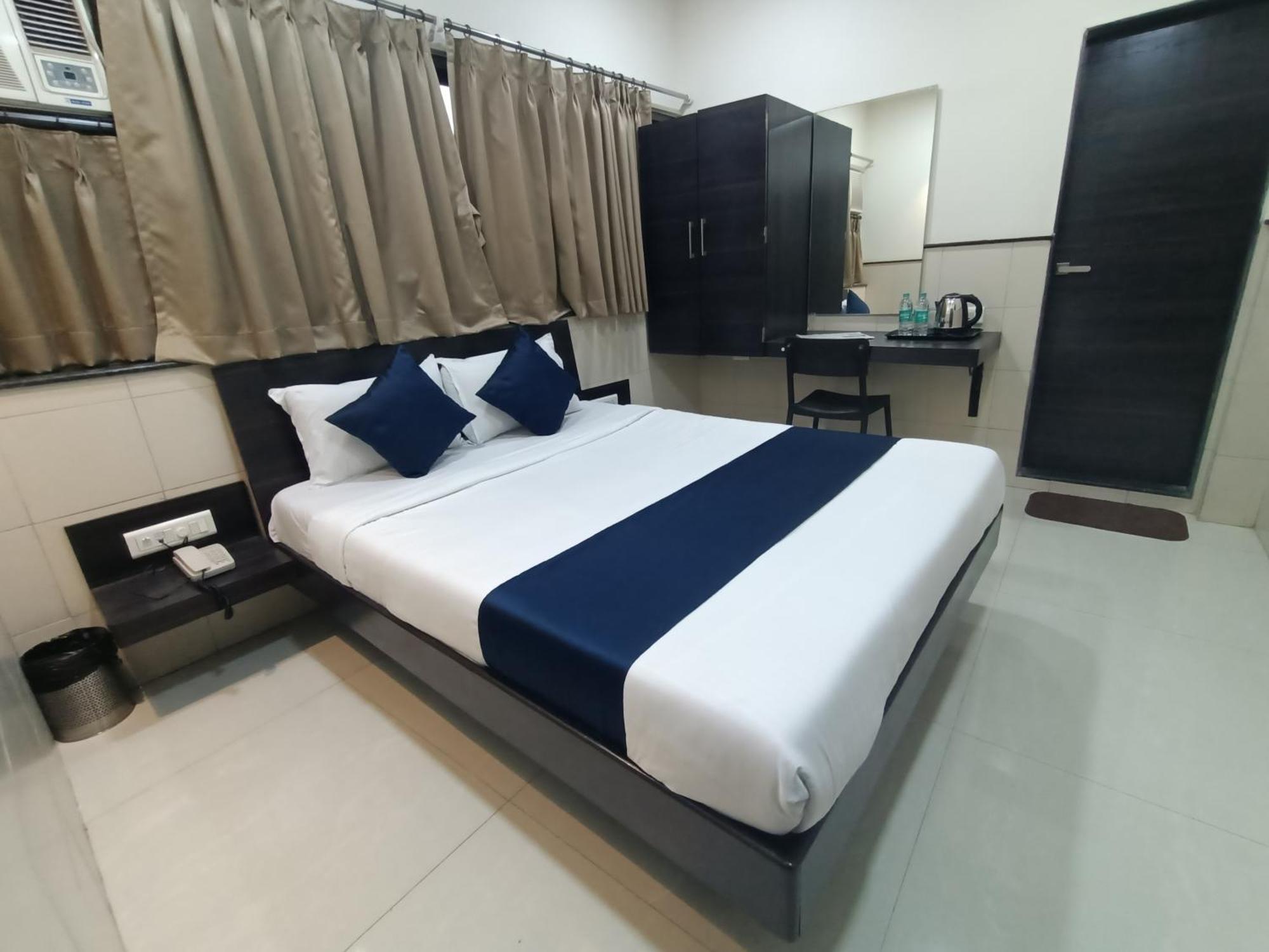 Hotel Triton - Near Us Embassy - Hotel In Sion Bombay Esterno foto